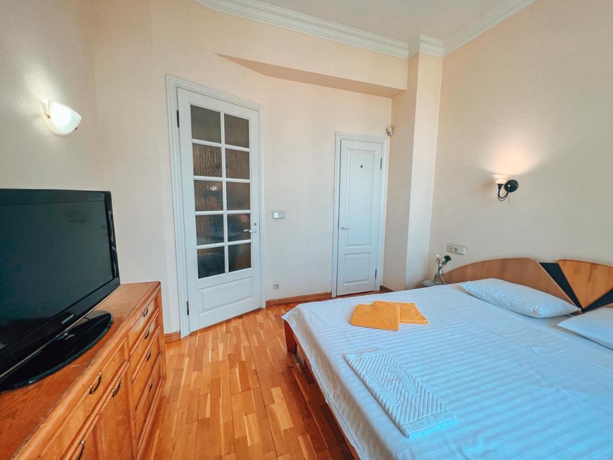 Apartments Rentals Ukraine On Kreshchatik เคียฟ ภายนอก รูปภาพ