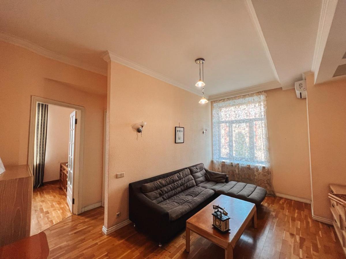 Apartments Rentals Ukraine On Kreshchatik เคียฟ ภายนอก รูปภาพ