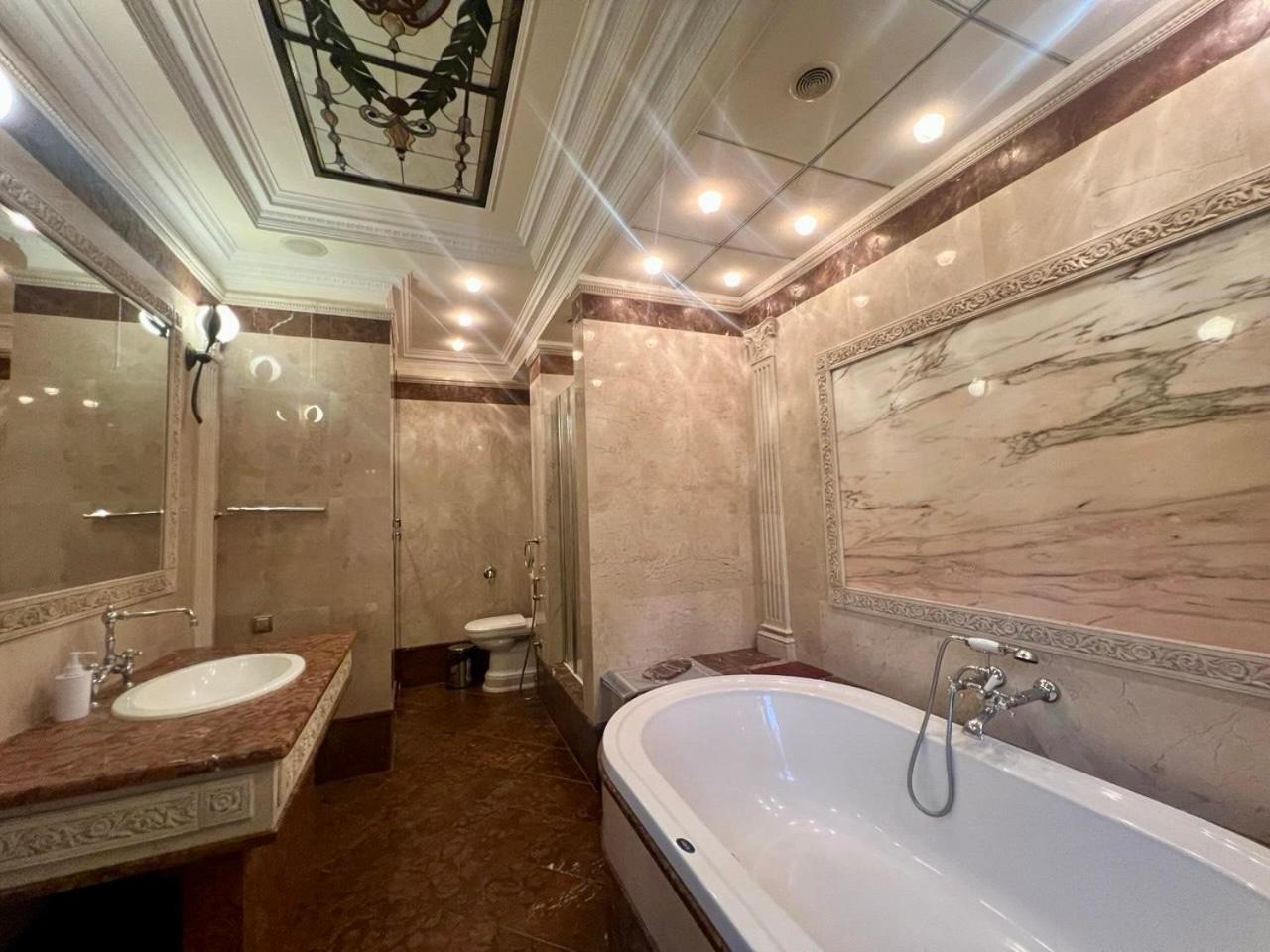 Apartments Rentals Ukraine On Kreshchatik เคียฟ ภายนอก รูปภาพ